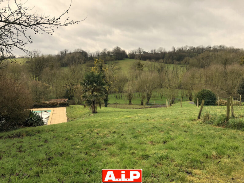 Maison avec piscine - Vue sur la campagne !