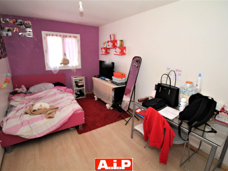 EN EXCLUSIVITE - CERIZAY/QUARTIER CALME