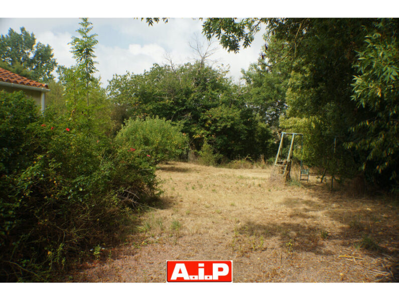 Maison en campagne sur terrain d'environ 3000m²