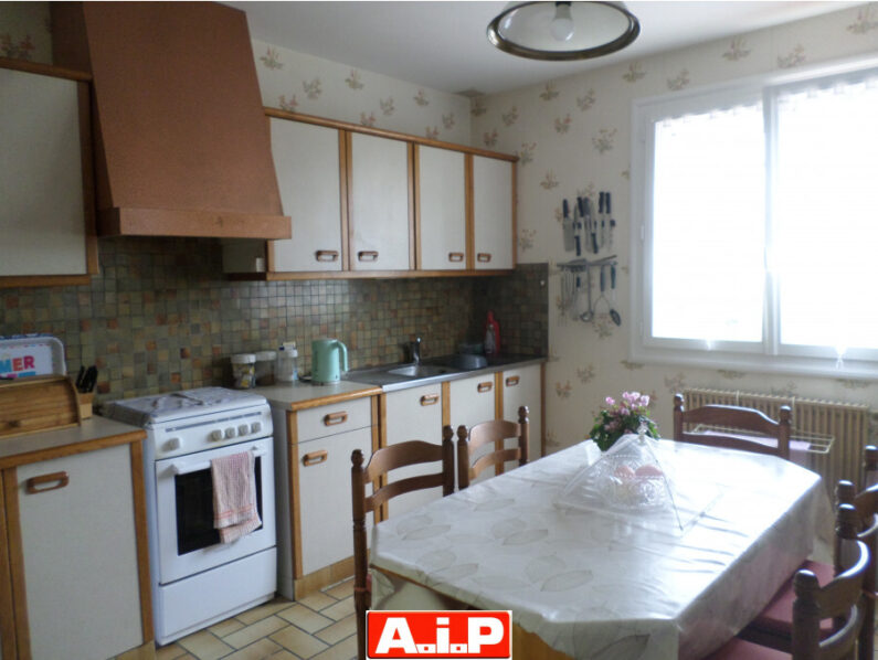 Maison 4 chambres -  proche commerces -  La Châtaigneraie