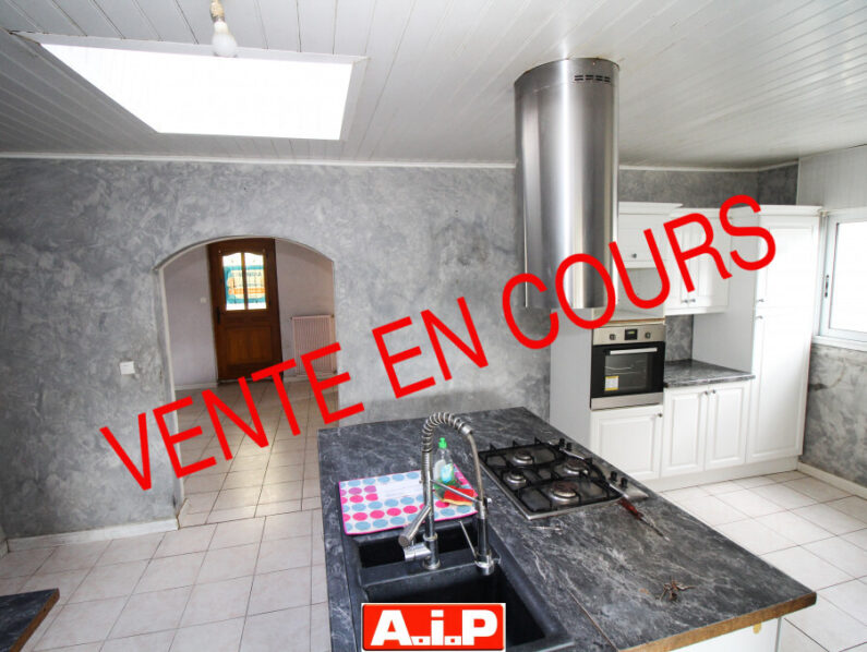 BAISSE DE PRIX !! CERIZAY - PROCHE CENTRE VILLE