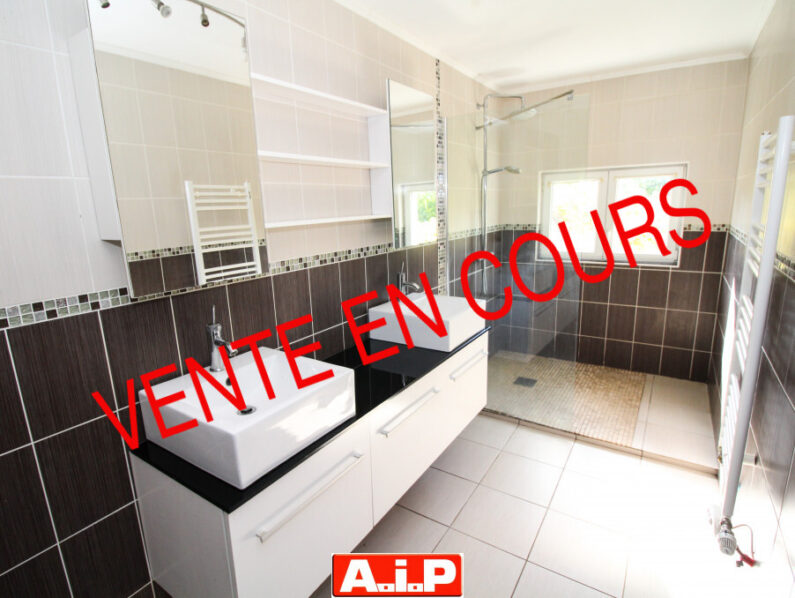 BAISSE DE PRIX !! CERIZAY - PROCHE CENTRE VILLE