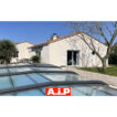 COUP DE COEUR ! Beau plain pied avec piscine !
