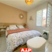 COUP DE COEUR ! Beau plain pied avec piscine !