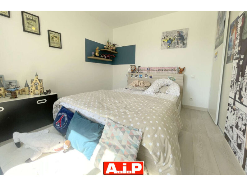 COUP DE COEUR ! Beau plain pied avec piscine !