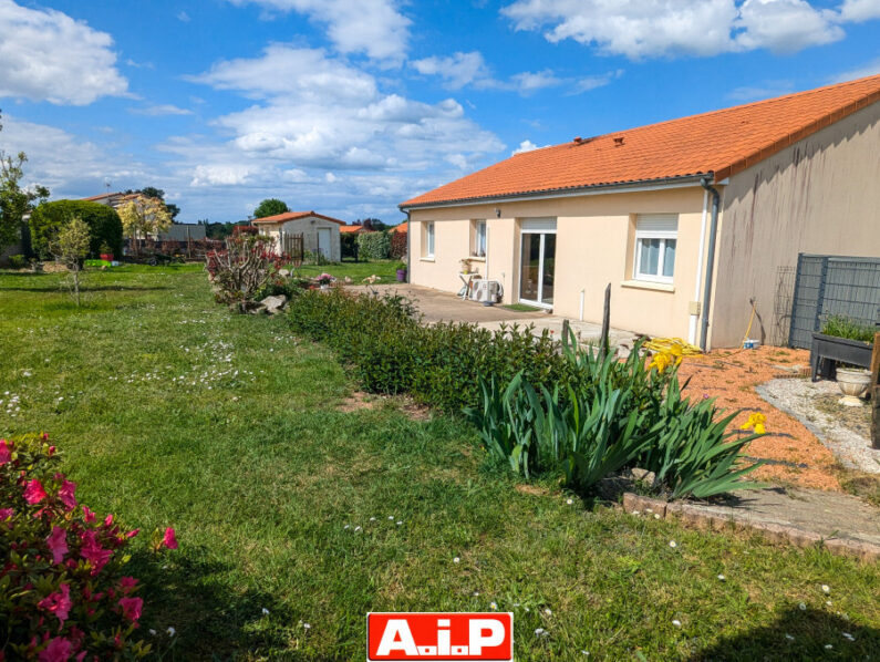 AXE MAULEON / CHOLET - DANS UN QUARTIER CALME