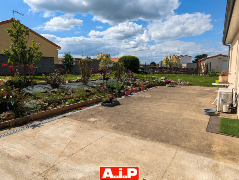 AXE MAULEON / CHOLET - DANS UN QUARTIER CALME