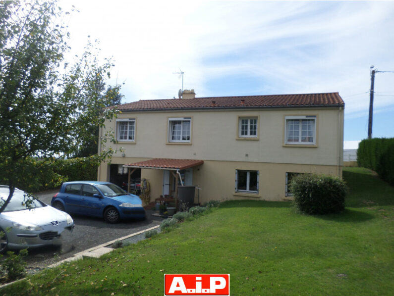 Maison 4 chambres -  proche commerces -  La Châtaigneraie