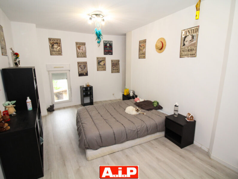 ST AMAND SUR SEVRE - CENTRE BOURG / PROCHE TOUS COMMERCES