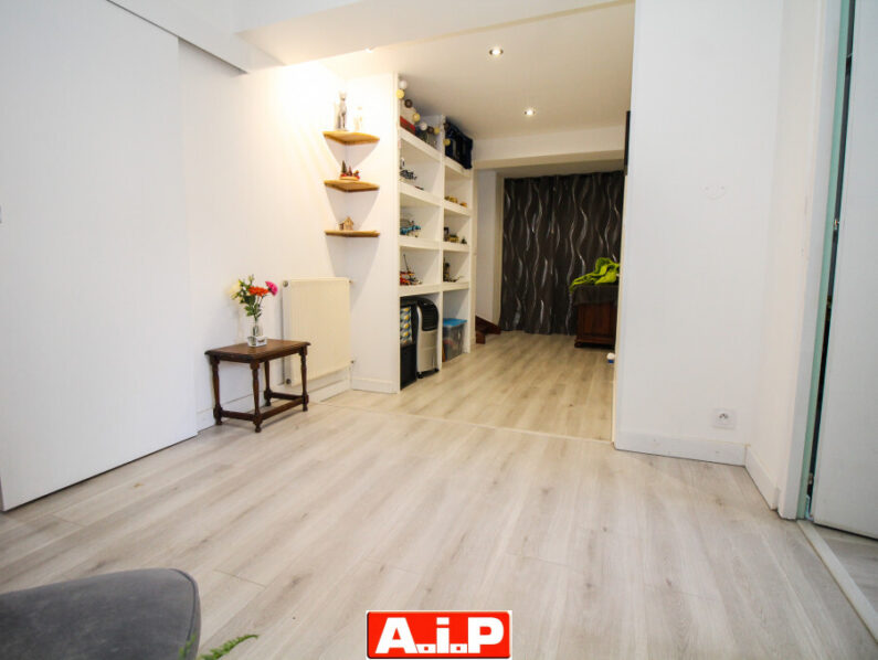 ST AMAND SUR SEVRE - CENTRE BOURG / PROCHE TOUS COMMERCES