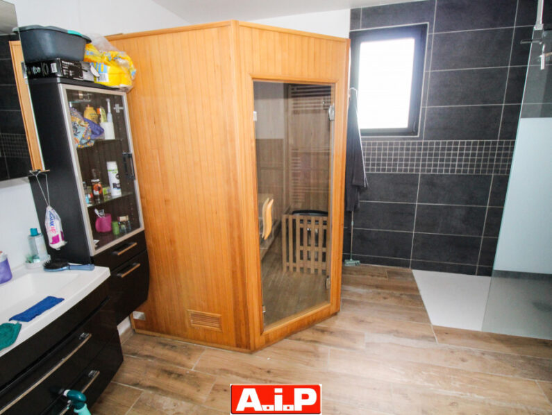 ST AMAND SUR SEVRE - CENTRE BOURG / PROCHE TOUS COMMERCES