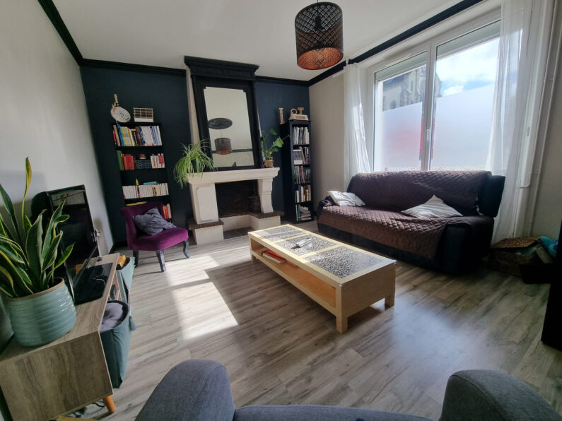MAISON BOURG + Garage de 45 m2- 5 minutes des Epesses