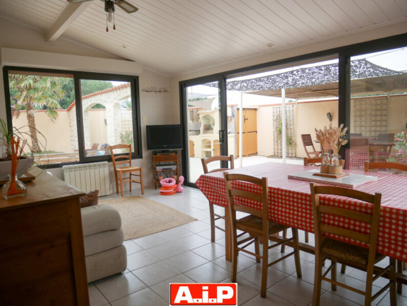 Beau pavillon avec piscine !
