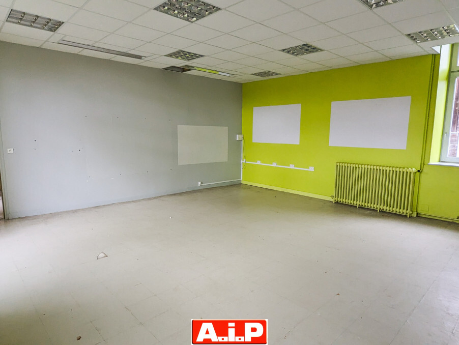 BAISSE DE PRIX !! CERIZAY - IDEALEMENT SITUEE A 2 PAS DU CENTRE ET DES COMMERCES