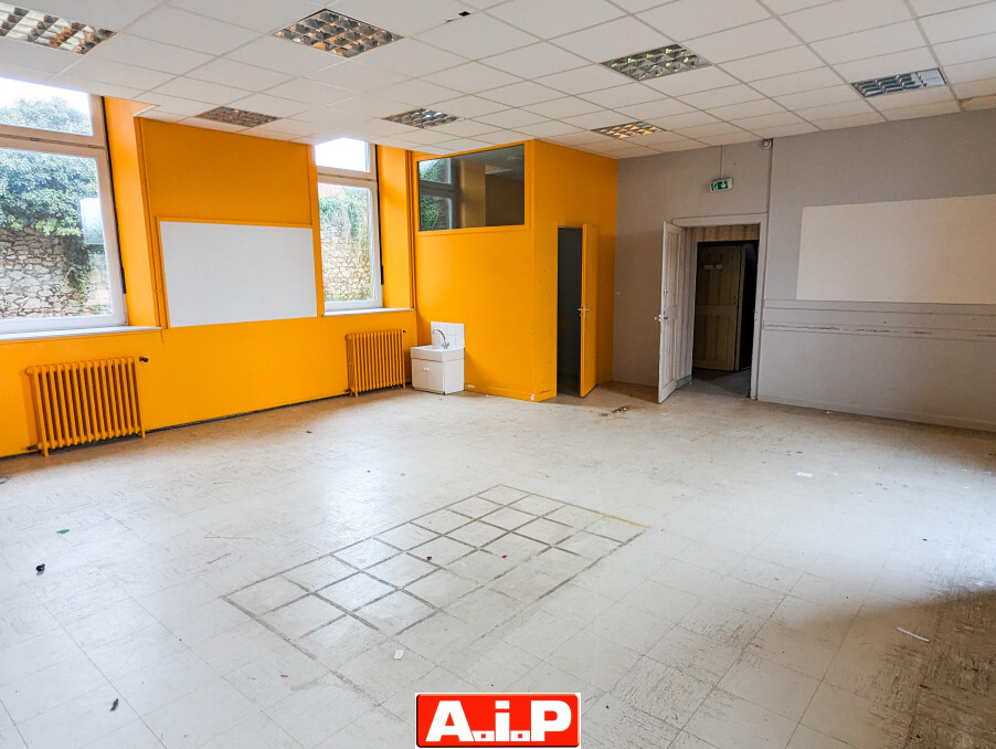 BAISSE DE PRIX !! CERIZAY - IDEALEMENT SITUEE A 2 PAS DU CENTRE ET DES COMMERCES