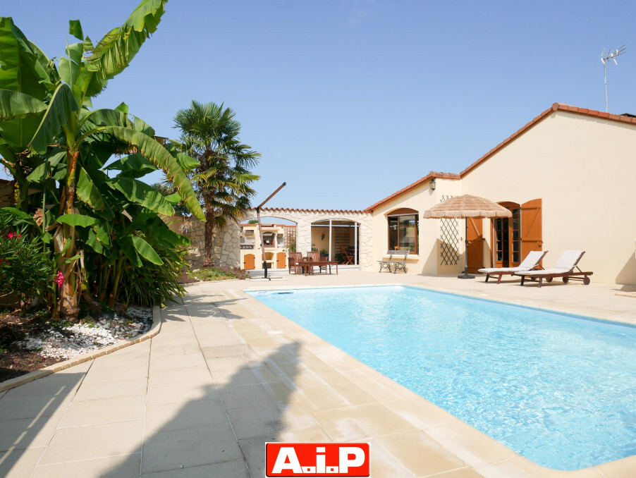 8 mn de Mauléon - Beau pavillon avec piscine !