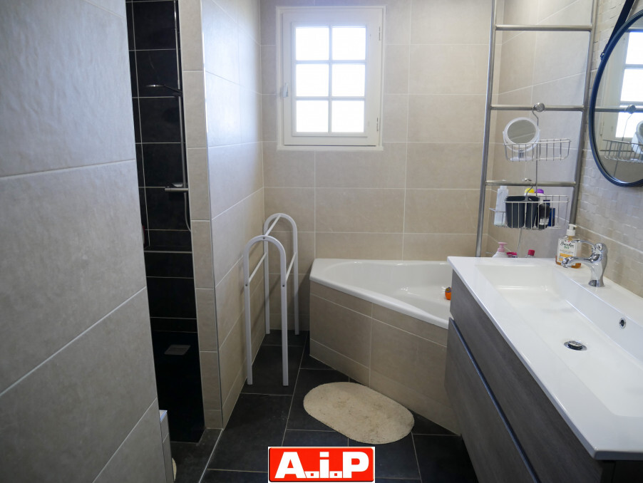 8 mn de Mauléon - Beau pavillon avec piscine !