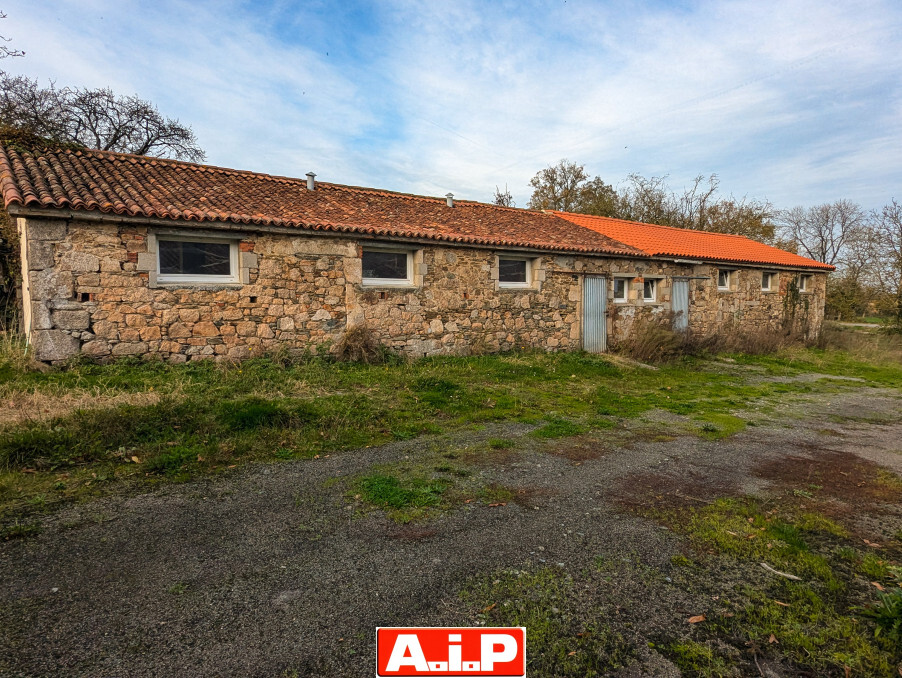 A 5 MN DE MONCOUTANT - AU CALME DE LA CAMPAGNE