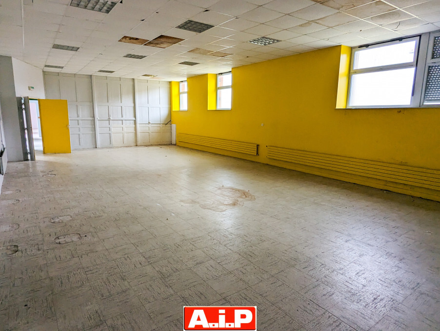 BAISSE DE PRIX !! CERIZAY - IDEALEMENT SITUEE A 2 PAS DU CENTRE ET DES COMMERCES