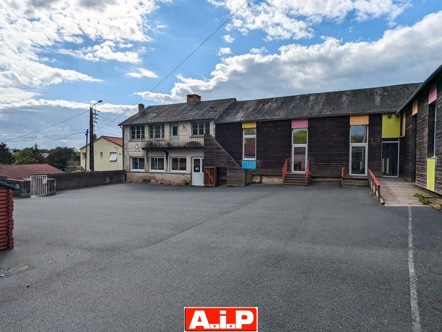 BAISSE DE PRIX !! CERIZAY - IDEALEMENT SITUEE A 2 PAS DU CENTRE ET DES COMMERCES