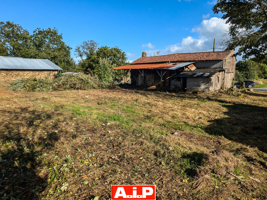 ST AMAND SUR SEVRE - DANS UN CHARMANT HAMEAU
