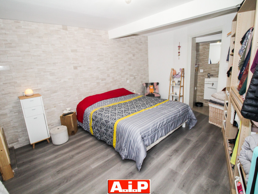 BAISSE DE PRIX !! ST AMAND SUR SEVRE - CENTRE BOURG / PROCHE TOUS COMMERCES