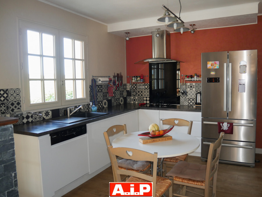 8 mn de Mauléon - Beau pavillon avec piscine !