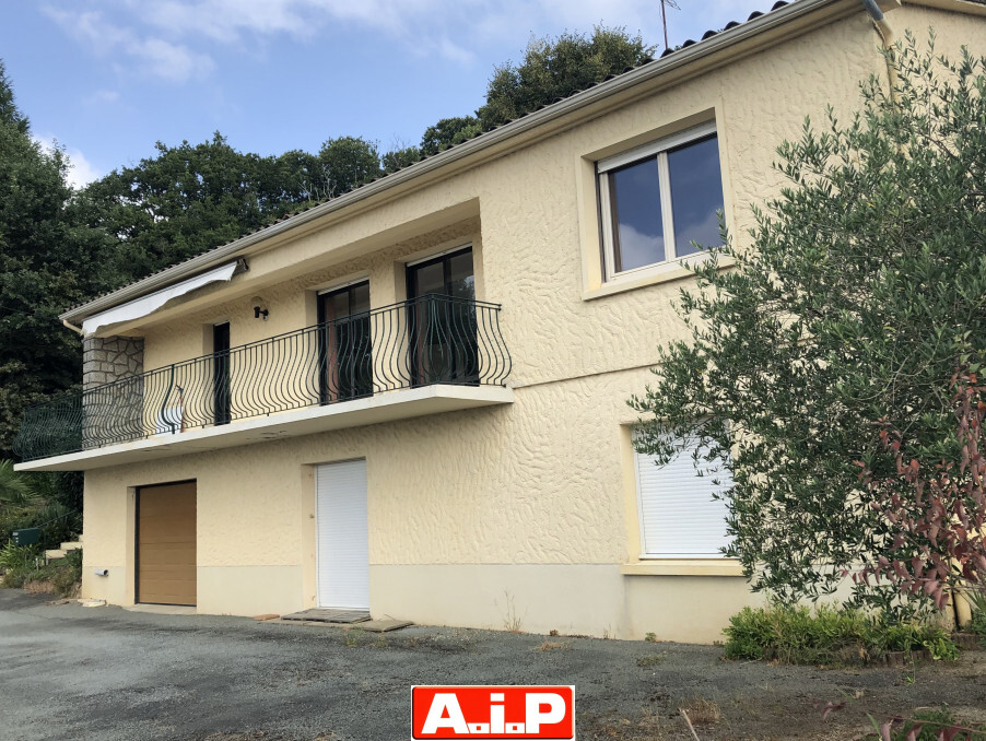 POUZAUGES - Jolie vue!