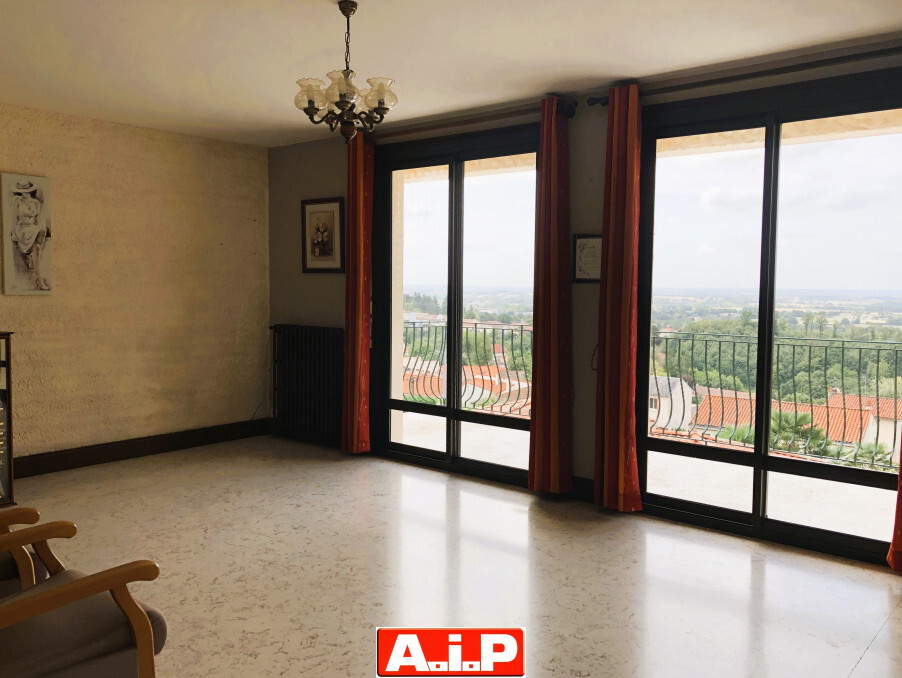 POUZAUGES - Jolie vue!