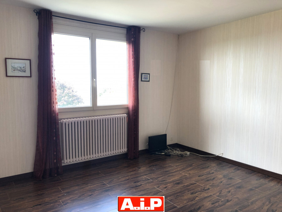 POUZAUGES - Jolie vue!