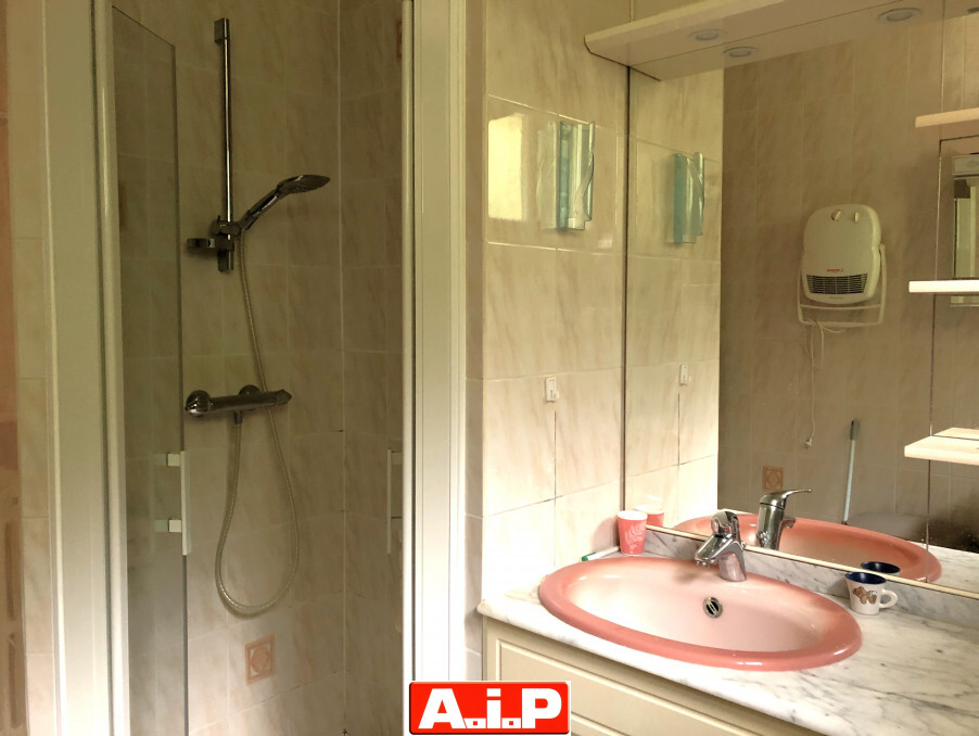 POUZAUGES - Jolie vue!